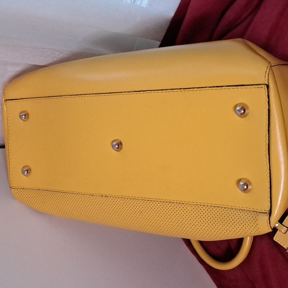 🥰 A.BELLUCCI ITALY Genuine Leather Soft Yellow Satchel/Crossbody EUC - Picture 4 of 12